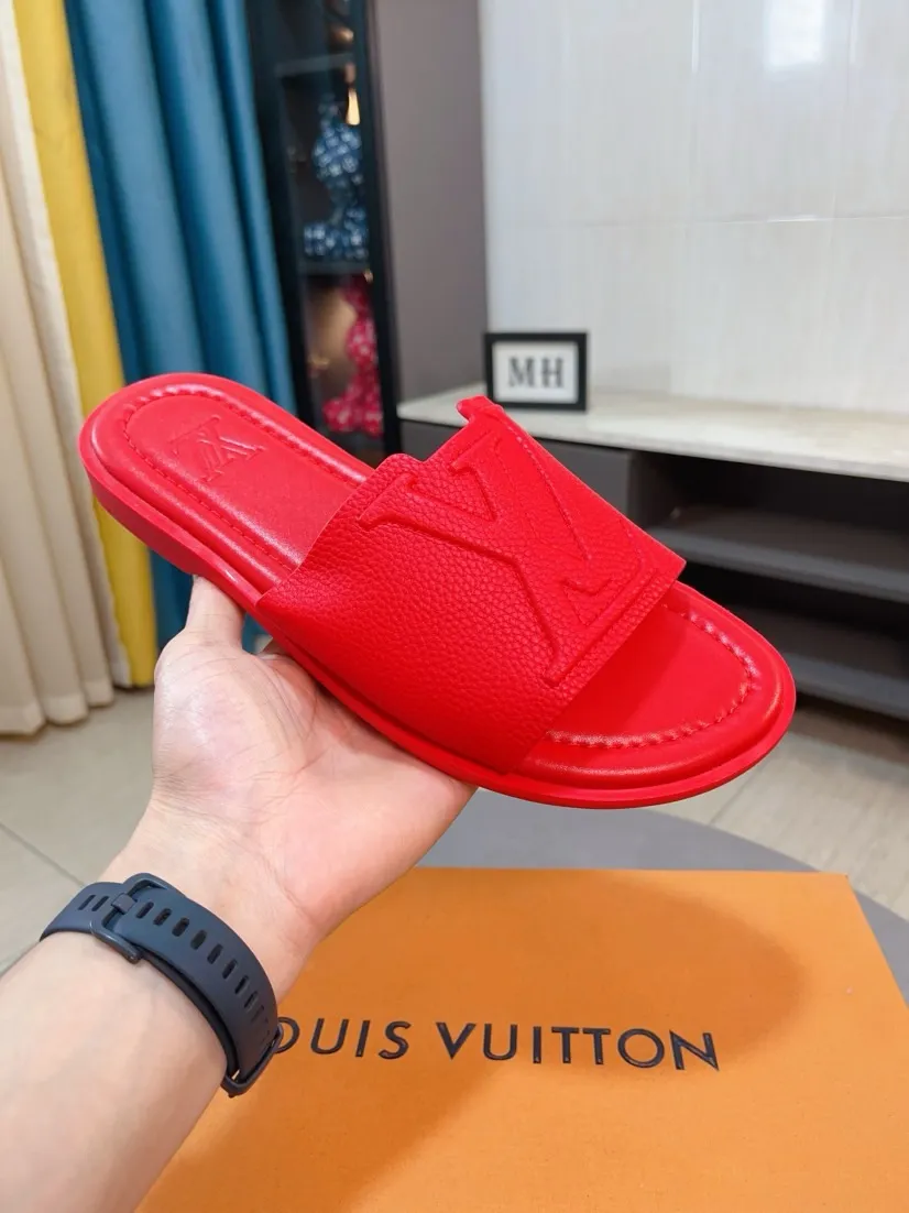 Men's shoes 💰300🌸🌸LV Ordinary men's spring and summer slippers, uppers imported from Italy, cowhide fabric, logo graphics, high-quality craftsmanship, soles: original soles specially provided by the original factory, exclusive movable molded soles super comfortable, original factory single goods, 🔍🔍high quality, you can enter and exit the counter at will, welcome to compare, size 38-45